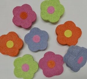 4 Cajitas de regalo de cartón en forma de flor, forrada con yute.