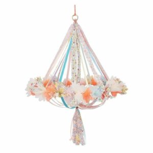 Lámpara-colgante-chandelier-flores-liberty-fiestas-infantiles-gramajeshop-valencia