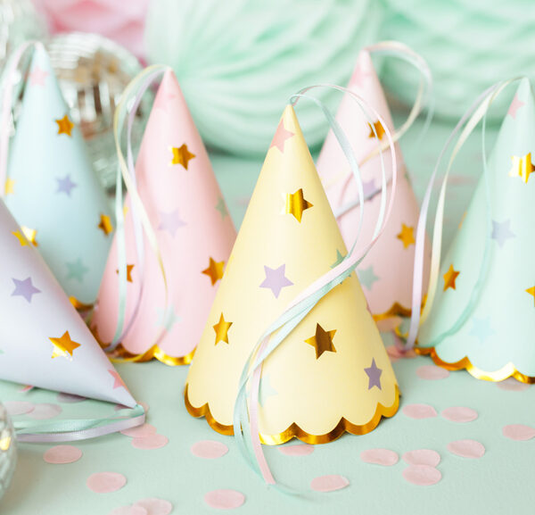 6 Gorritos de fiesta estrellas pastel con cintas